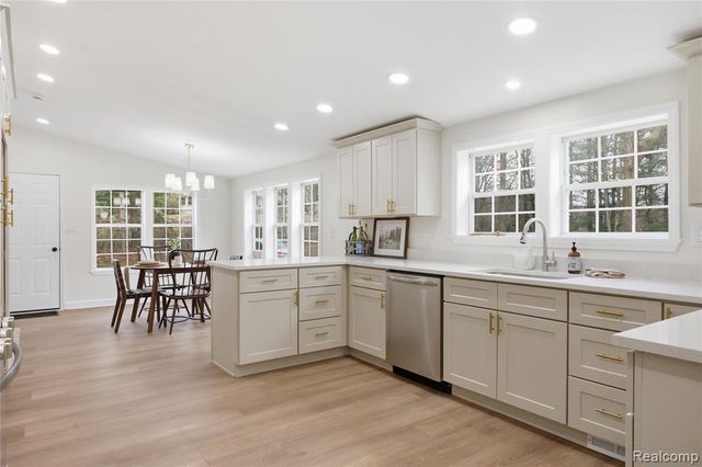 5350 List Road, Grass Lake, MI 49240