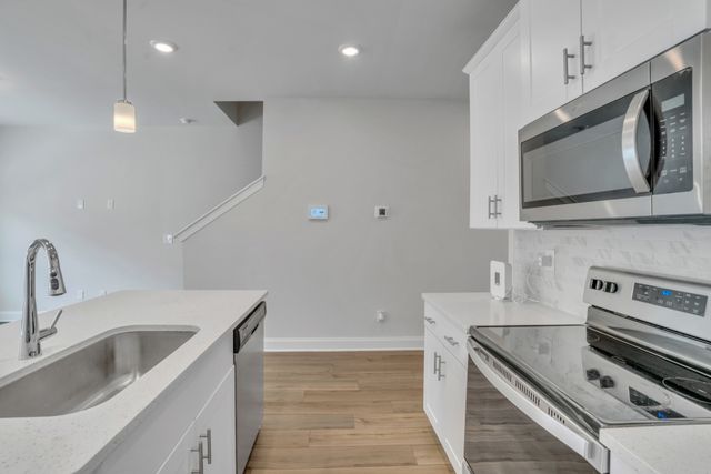 4689 Ridge Bend Dr, Nashville, TN 37207