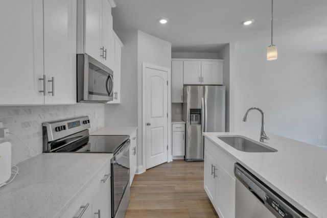 4689 Ridge Bend Dr, Nashville, TN 37207