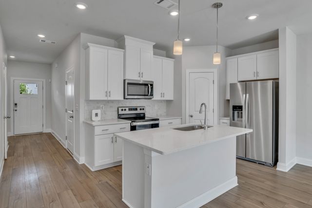 4689 Ridge Bend Dr, Nashville, TN 37207
