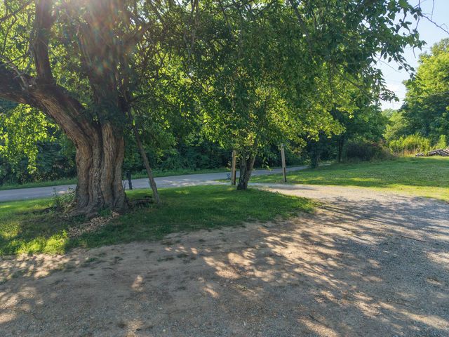 1098 Ewing Albright Rd, Ashland City, TN 37015