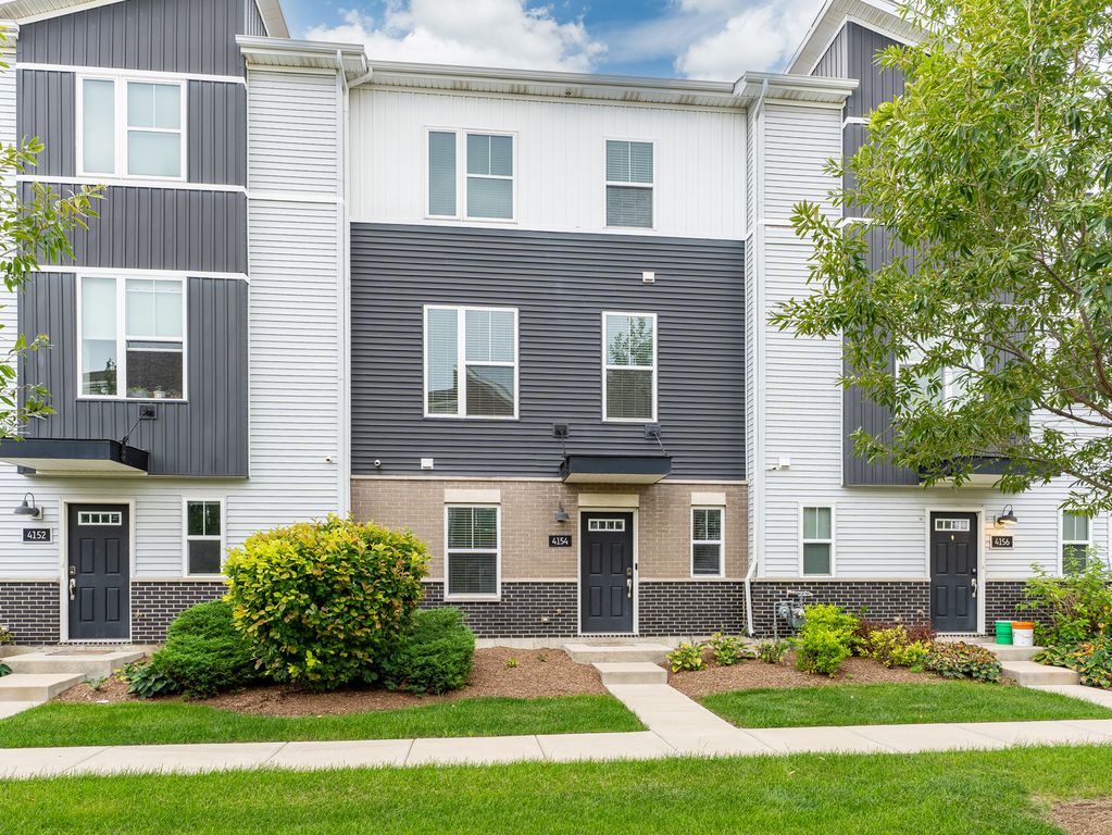 4154 Irving Road, Aurora, IL 60504