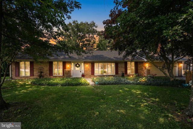 3 OAK LN, Strasburg, PA 17579
