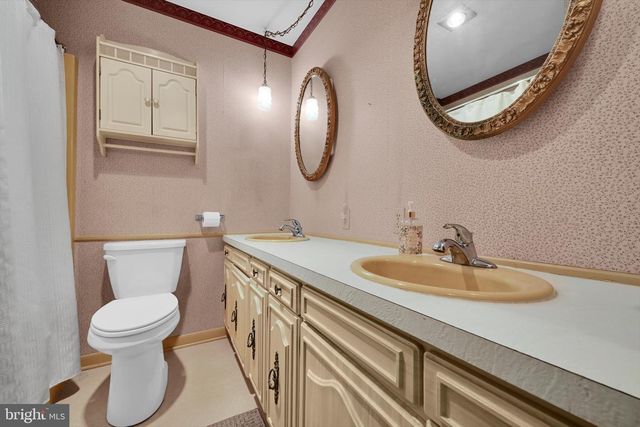 3 OAK LN, Strasburg, PA 17579