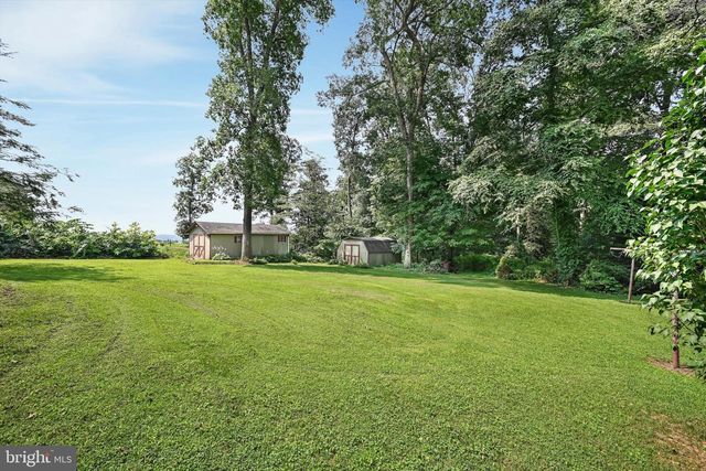 3 OAK LN, Strasburg, PA 17579