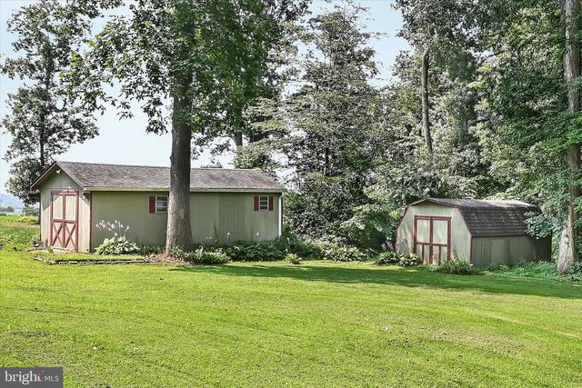 3 OAK LN, Strasburg, PA 17579
