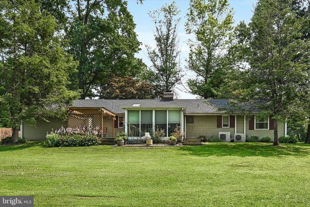 3 OAK LN, Strasburg, PA 17579