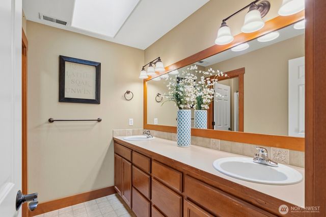 2222 29th Avenue Ct SW, Puyallup, WA 98373