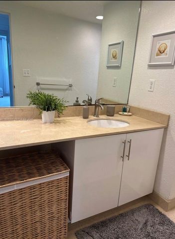 4001 S Ocean Dr 5M, Hollywood, FL 33019