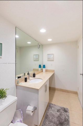 4001 S Ocean Dr 5M, Hollywood, FL 33019