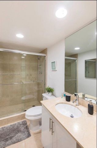 4001 S Ocean Dr 5M, Hollywood, FL 33019