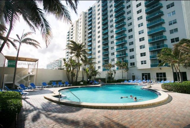 4001 S Ocean Dr 5M, Hollywood, FL 33019