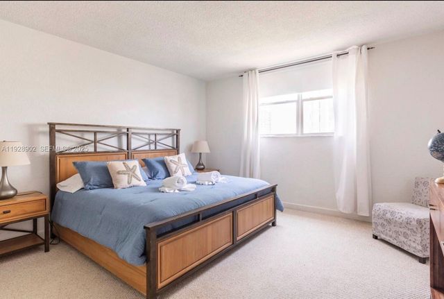 4001 S Ocean Dr 5M, Hollywood, FL 33019