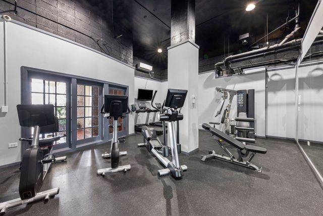 40 N Tower Road 14L, Oak Brook, IL 60523