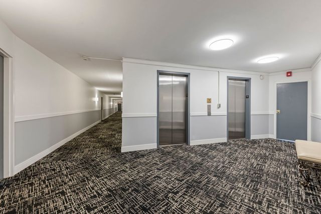 40 N Tower Road 14L, Oak Brook, IL 60523