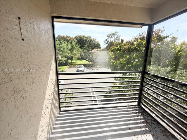 109 Gardens Dr 203, Pompano Beach, FL 33069