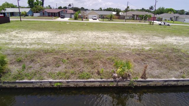1020 SE 13th Avenue, Cape Coral, FL 33990