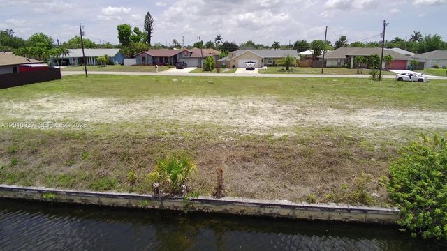 1020 SE 13th Avenue, Cape Coral, FL 33990