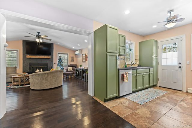 10 Helin Road, Hopewell Junction, NY 12533