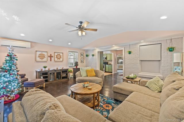 10 Helin Road, Hopewell Junction, NY 12533