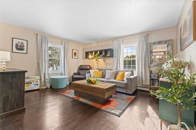 10 Helin Road, Hopewell Junction, NY 12533