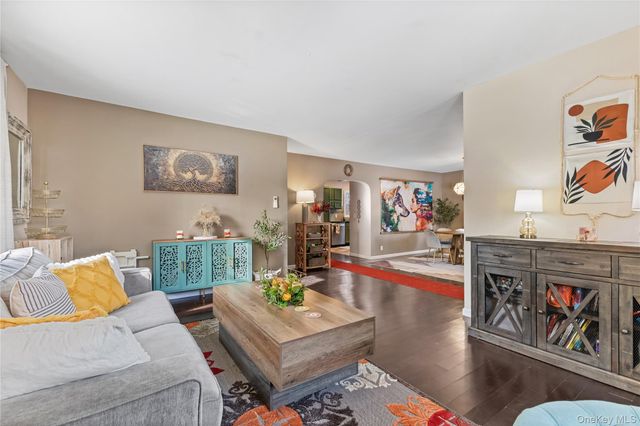 10 Helin Road, Hopewell Junction, NY 12533