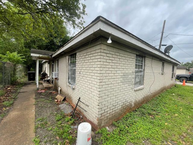 5118 Mallow Street, Houston, TX 77033