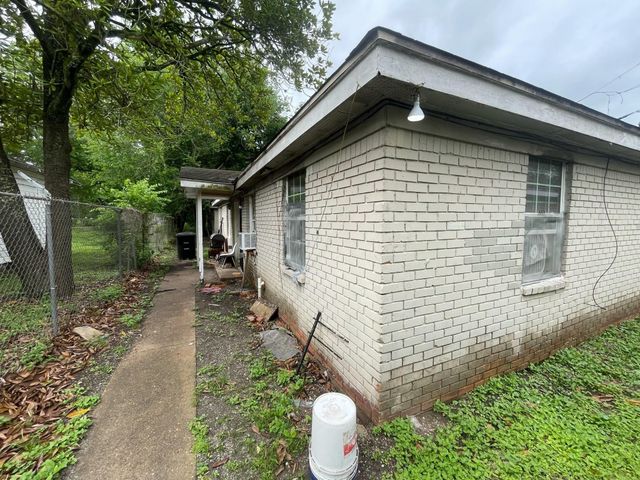 5118 Mallow Street, Houston, TX 77033