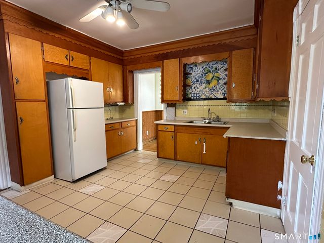 310-312 Derby Avenue, Derby, CT 06418