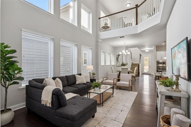 8863 LAUREATE BOULEVARD, Orlando, FL 32827