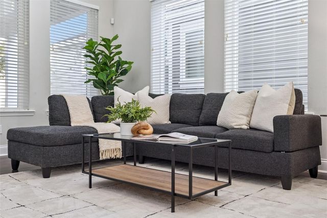 8863 LAUREATE BOULEVARD, Orlando, FL 32827