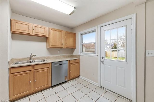 8037 Crescent RD, Norfolk, VA 23505