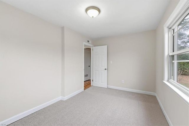 8037 Crescent RD, Norfolk, VA 23505