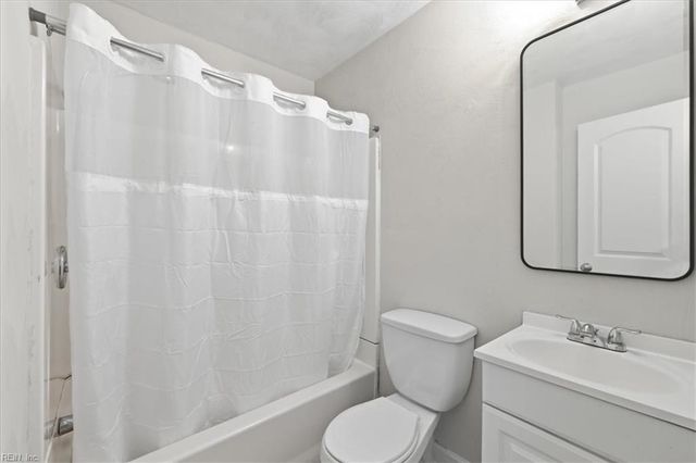 8037 Crescent RD, Norfolk, VA 23505