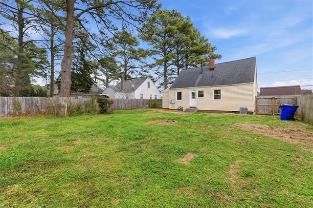 8037 Crescent RD, Norfolk, VA 23505