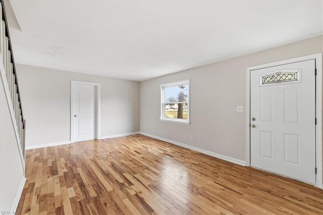 8037 Crescent RD, Norfolk, VA 23505