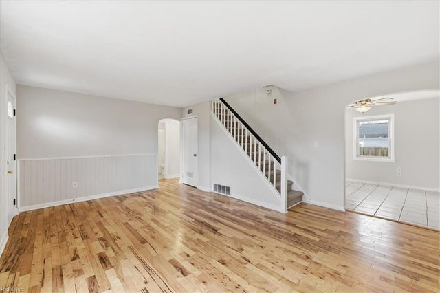 8037 Crescent RD, Norfolk, VA 23505