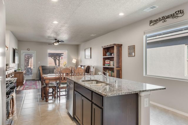 10825 Sabino Loop SW, Albuquerque, NM 87121