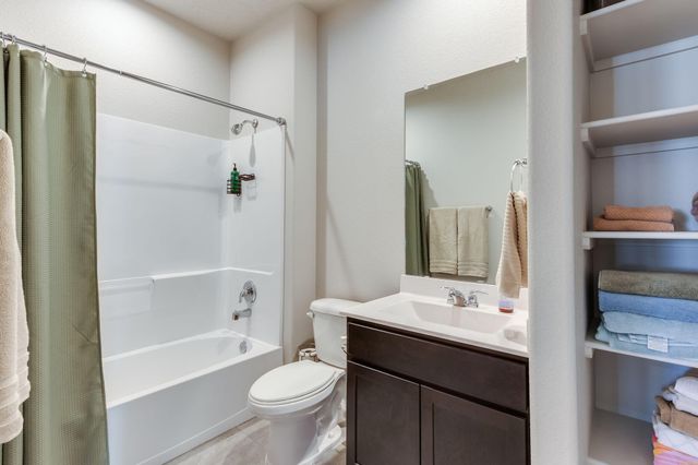 10825 Sabino Loop SW, Albuquerque, NM 87121