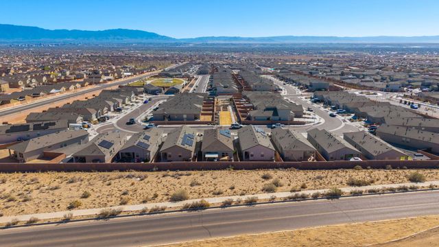 10825 Sabino Loop SW, Albuquerque, NM 87121