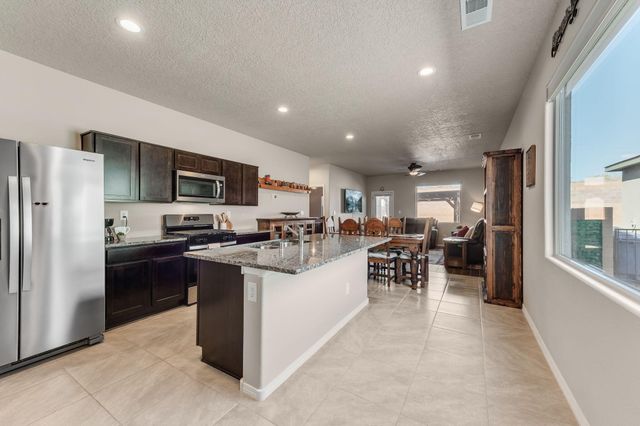 10825 Sabino Loop SW, Albuquerque, NM 87121