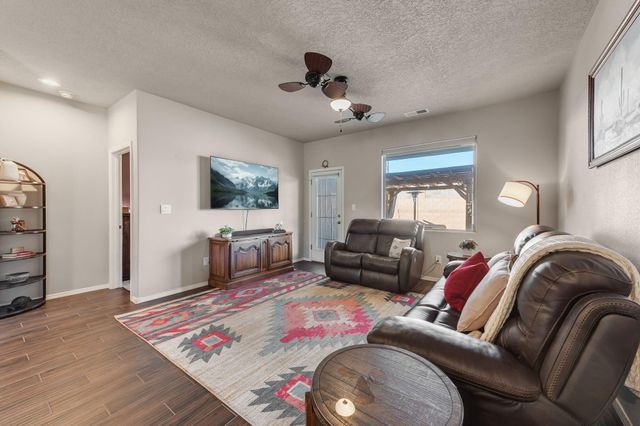 10825 Sabino Loop SW, Albuquerque, NM 87121