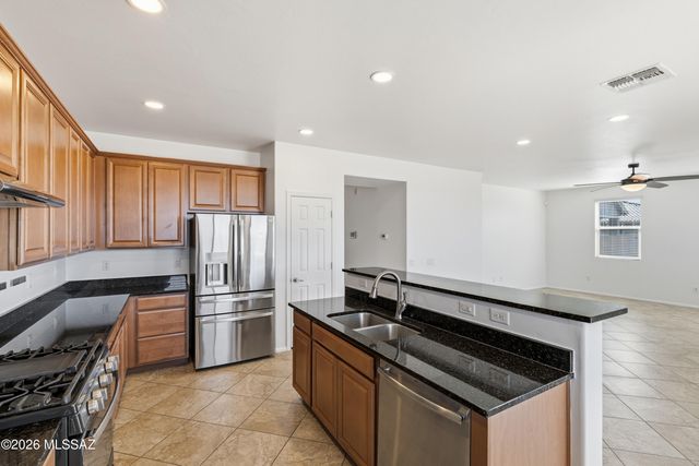 11598 W Rock Village Street, Marana, AZ 85658