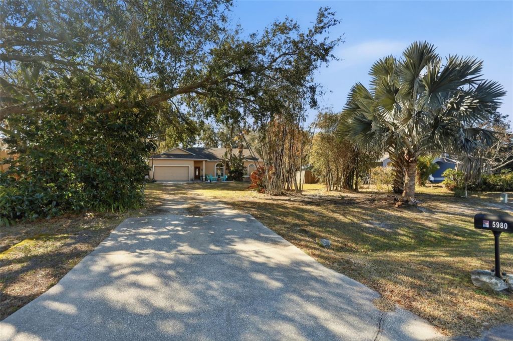 Image 4 of property listing at 5980 ED HARRIS COURT, St Cloud, FL 34771