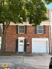 37688 Charter Oaks Boulevard, Clinton Township, MI 48036