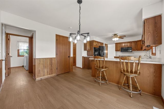 1077 Milstead Drive, Hiawatha, IA 52233