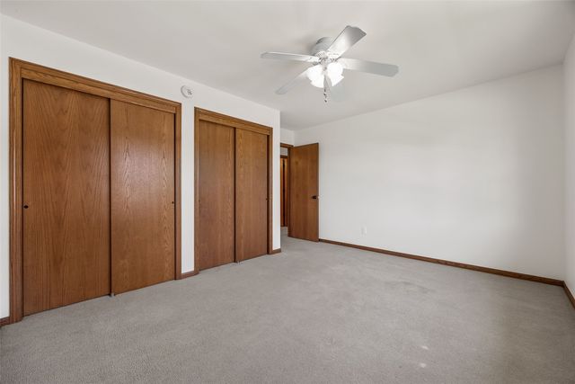 1077 Milstead Drive, Hiawatha, IA 52233