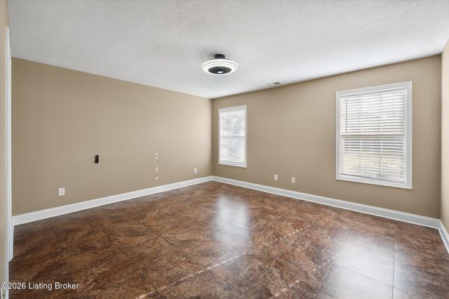 11513 Top Walnut Loop, Louisville, KY 40229