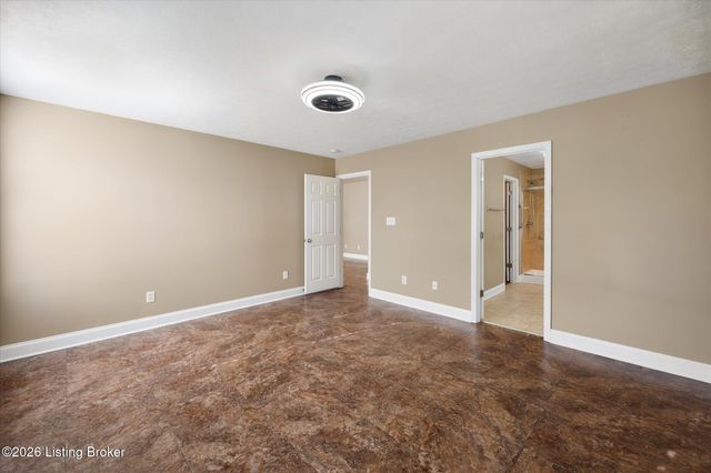 11513 Top Walnut Loop, Louisville, KY 40229