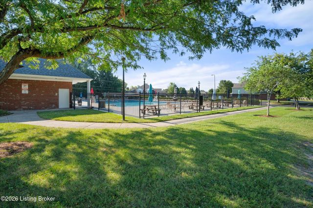 11513 Top Walnut Loop, Louisville, KY 40229
